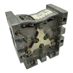 57202-53011 SEL Waveguide Isolator WR-90 WR90